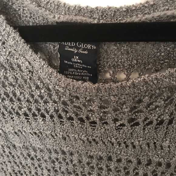 Top - Picture 2 of 4